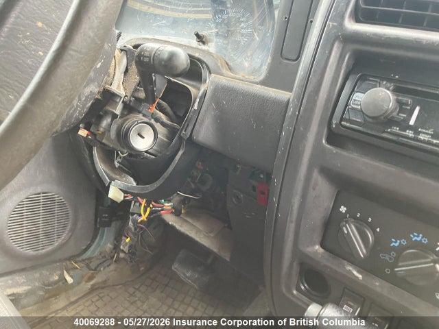 40069288 :رقم المزاد ، 1J4FJ68S2WL123509 vin ، 1998 Jeep Cherokee Sport/classic مزاد بيع