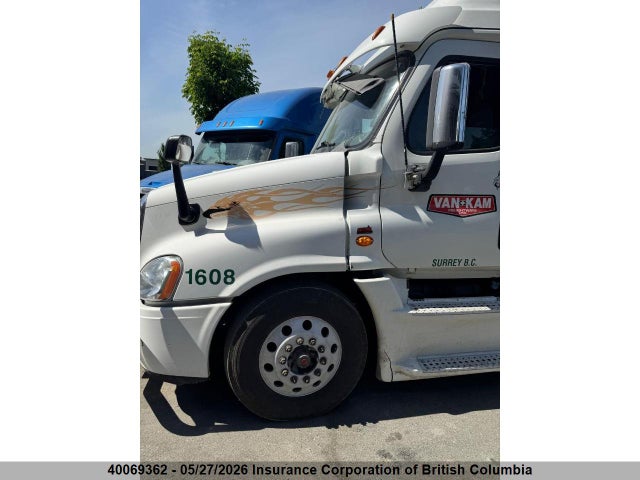Продаж на аукціоні авто 2016 Freightliner Cascadia 125, vin: 3AKJGLBGXGSHJ6554, номер лоту: 40069362