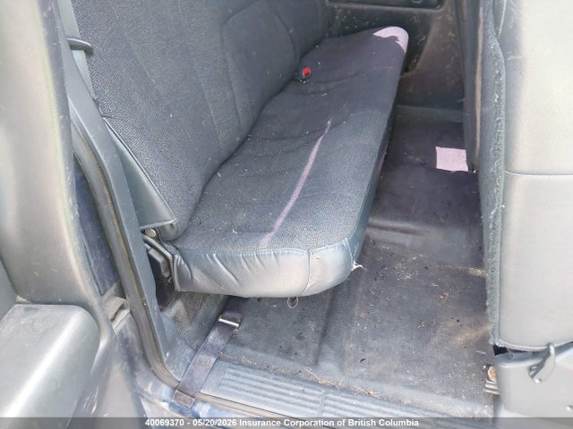 40069370 :رقم المزاد ، 1GCEC19VXXZ151869 vin ، 1999 Chevrolet Silverado C1500 مزاد بيع