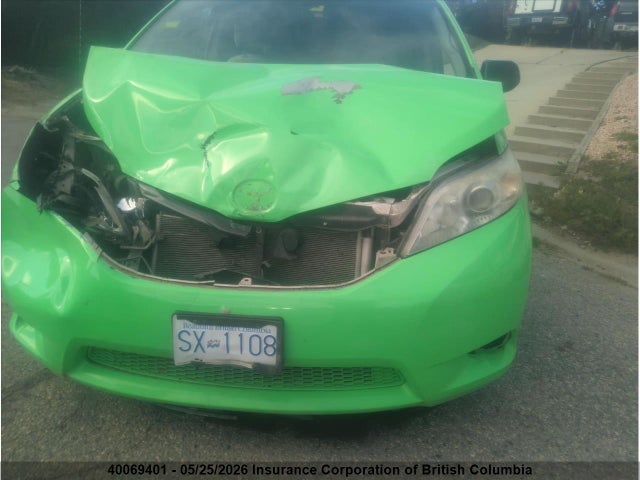 40069401 :رقم المزاد ، 5TDKA3DC1BS005932 vin ، 2011 Toyota Sienna Le مزاد بيع