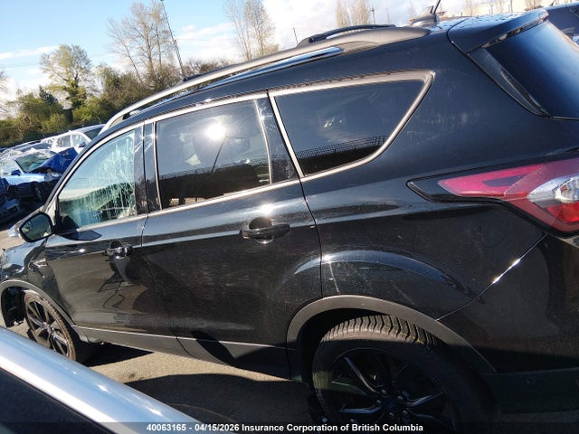 40063165 :رقم المزاد ، 1FMCU9J99JUB91412 vin ، 2018 Ford Escape Titanium مزاد بيع