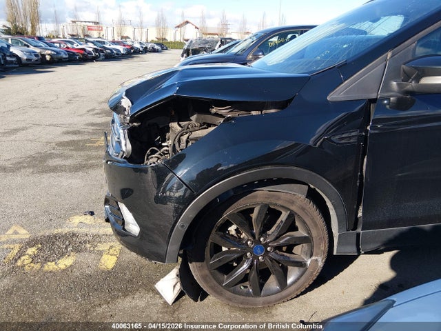 40063165 :رقم المزاد ، 1FMCU9J99JUB91412 vin ، 2018 Ford Escape Titanium مزاد بيع