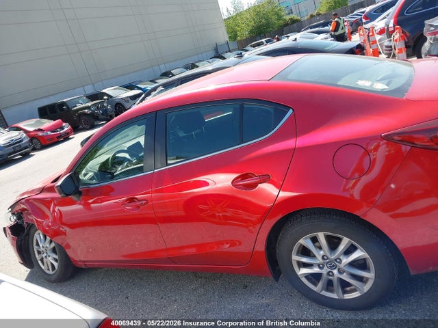 3MZBN1V7XJM264683 Mazda 3 Gs