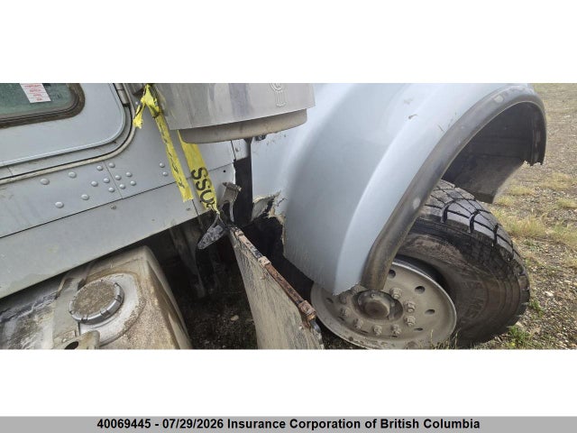 40069445 :رقم المزاد ، 1XKWP40X98R935104 vin ، 2008 Kenworth Construction W900 مزاد بيع