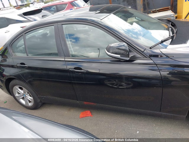 40063459 :رقم المزاد ، WBA3B1C5XCF460821 vin ، 2012 Bmw 320 I مزاد بيع