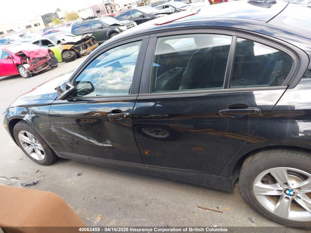 40063459 :رقم المزاد ، WBA3B1C5XCF460821 vin ، 2012 Bmw 320 I مزاد بيع