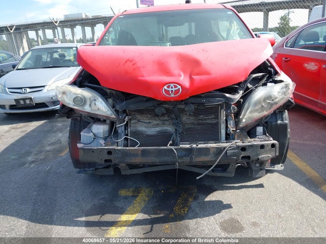 Продажа на аукционе авто 2016 Toyota Sienna Le, vin: 5TDKK3DC6GS713159, номер лота: 40069657