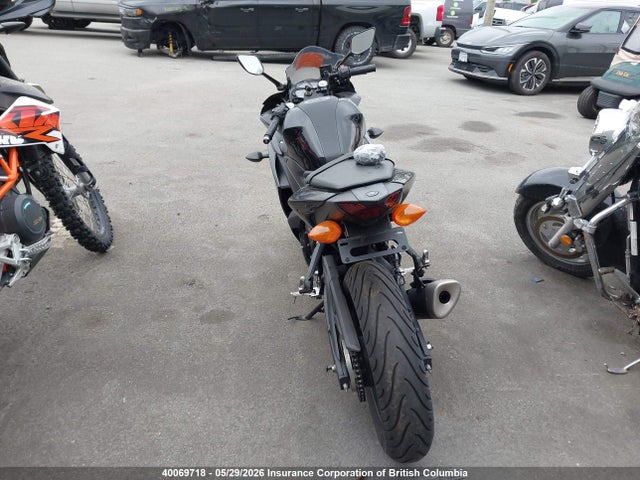 MH3RH06N2FK002866 Yamaha YZFR3