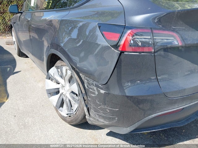 Продажа на аукционе авто 2024 Tesla Model Y, vin: 7SAYGDED6RF990686, номер лота: 40069721