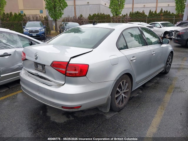 3VWD07AJ3FM333586 Volkswagen Jetta