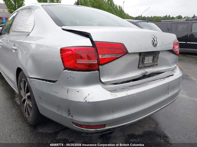 3VWD07AJ3FM333586 Volkswagen Jetta
