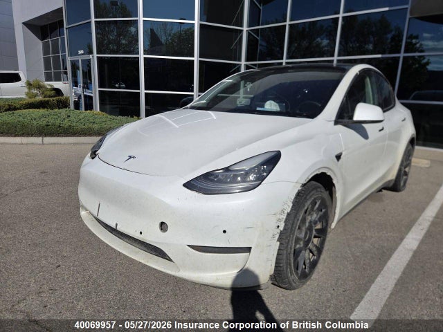 7SAYGAEE1NF377425 Tesla Model Y