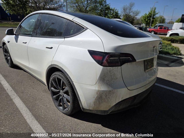 7SAYGAEE1NF377425 Tesla Model Y