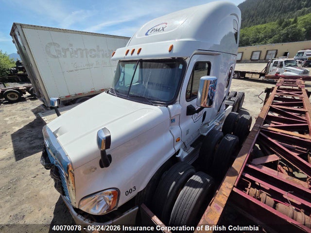 Freightliner Cascadia 125 2016 3AKJGLD59GSGX9511 Image 2