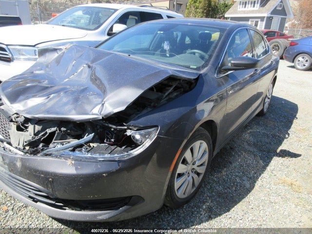Chrysler 200 2015 1C3CCCFBXFN549803 Image 2