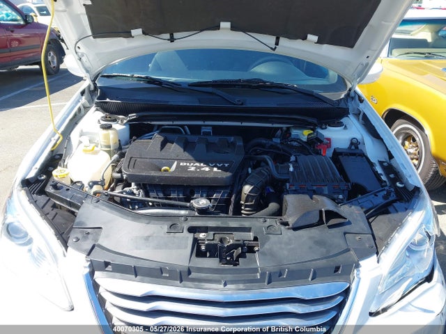 Auction sale of the 2013 Chrysler 200, vin: 1C3CCBAB6DN523617, lot number: 40070305