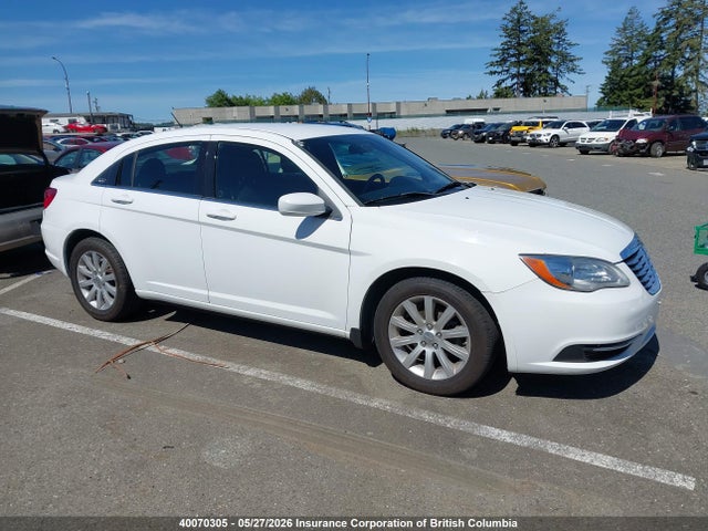 Auction sale of the 2013 Chrysler 200, vin: 1C3CCBAB6DN523617, lot number: 40070305