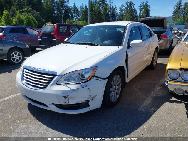 Auction sale of the 2013 Chrysler 200, vin: 1C3CCBAB6DN523617, lot number: 40070305