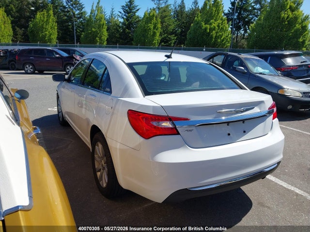 Auction sale of the 2013 Chrysler 200, vin: 1C3CCBAB6DN523617, lot number: 40070305