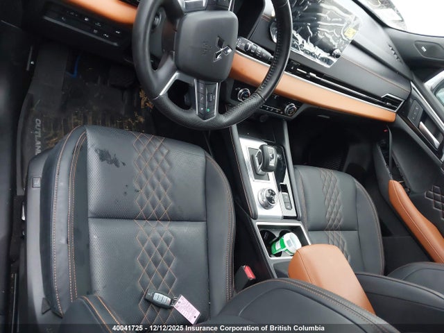 2025 Mitsubishi Outlander Sel მანქანა იყიდება აუქციონზე, vin: JA4T5WA96SZ609827, აუქციონის ნომერი: 40041725