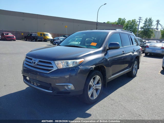 40070495 :رقم المزاد ، 5TDBK3EH5DS211927 vin ، 2013 Toyota Highlander Plus/se مزاد بيع