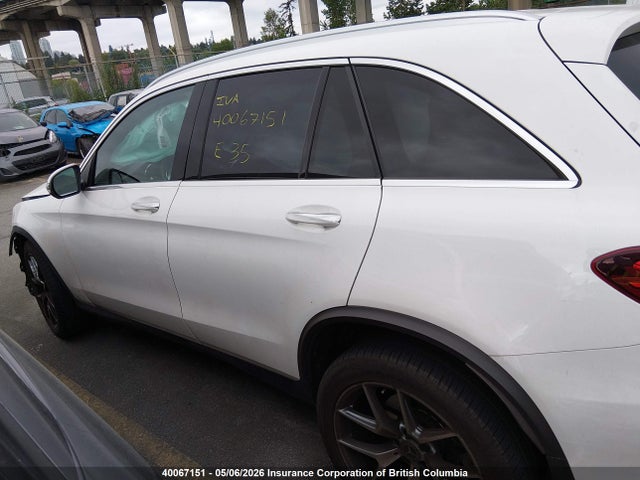 2022 Mercedes-benz Glc 300 4matic მანქანა იყიდება აუქციონზე, vin: W1N0G8EBXNV389303, აუქციონის ნომერი: 40067151