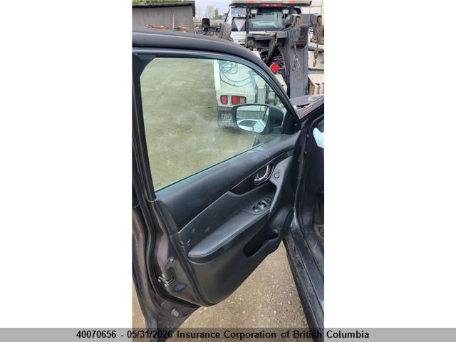 Продаж на аукціоні авто 2017 Nissan Rogue, vin: 5N1AT2MV0HC881012, номер лоту: 40070656