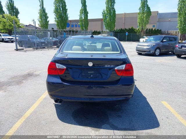 2007 Bmw 323i მანქანა იყიდება აუქციონზე, vin: WBAVH13567KC96880, აუქციონის ნომერი: 40070667
