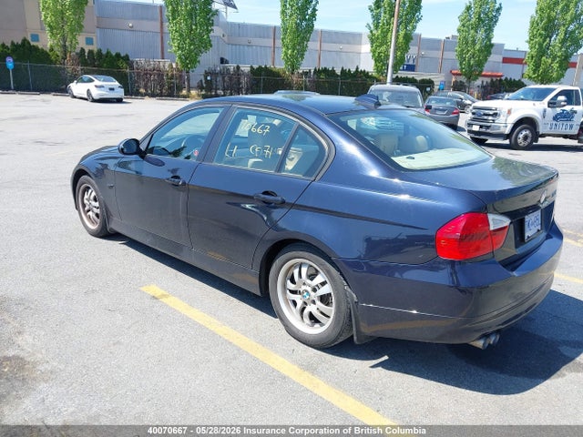 2007 Bmw 323i მანქანა იყიდება აუქციონზე, vin: WBAVH13567KC96880, აუქციონის ნომერი: 40070667