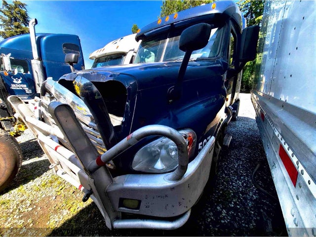 2015 Freightliner Cascadia 125 მანქანა იყიდება აუქციონზე, vin: 3AKJGLDV2FSGM4372, აუქციონის ნომერი: 40070713