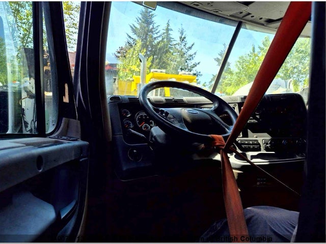 2015 Freightliner Cascadia 125 მანქანა იყიდება აუქციონზე, vin: 3AKJGLDV2FSGM4372, აუქციონის ნომერი: 40070713