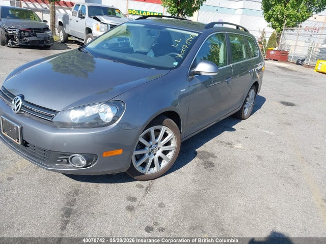3VWPL7AJ2EM621425 Volkswagen Golf