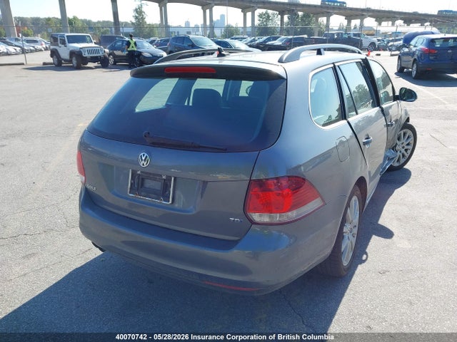 3VWPL7AJ2EM621425 Volkswagen Golf