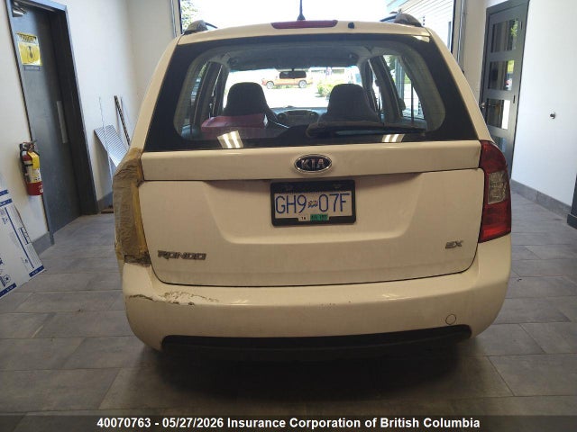 40070763 :رقم المزاد ، KNAFG525387177444 vin ، 2008 Kia Rondo مزاد بيع