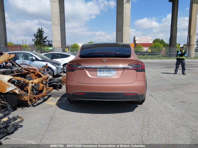 Tesla MODEL X 2018 5YJXCBE2XJF105031 Image 17