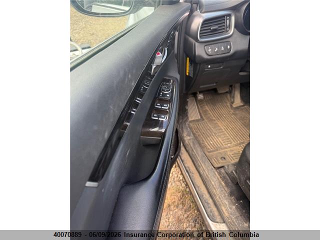 40070889 :رقم المزاد ، 5XYPHDA5XHG327830 vin ، 2017 Kia Sorento Ex مزاد بيع
