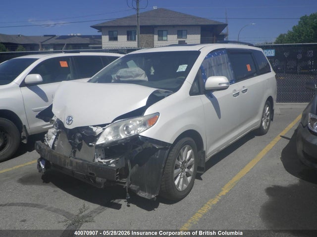 40070907 :رقم المزاد ، 5TDDK3DC6DS062099 vin ، 2013 Toyota Sienna Xle/limited مزاد بيع