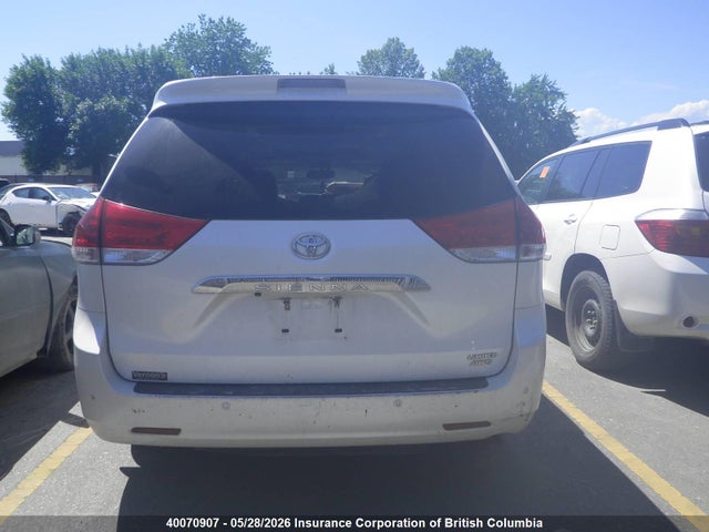 40070907 :رقم المزاد ، 5TDDK3DC6DS062099 vin ، 2013 Toyota Sienna Xle/limited مزاد بيع