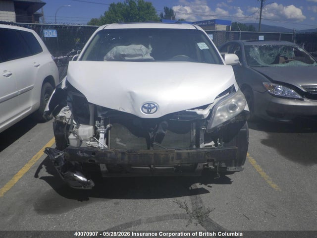 40070907 :رقم المزاد ، 5TDDK3DC6DS062099 vin ، 2013 Toyota Sienna Xle/limited مزاد بيع