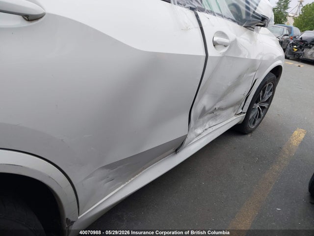 40070988 :رقم المزاد ، 5UXCR6C0XM9E39047 vin ، 2021 Bmw X5 مزاد بيع
