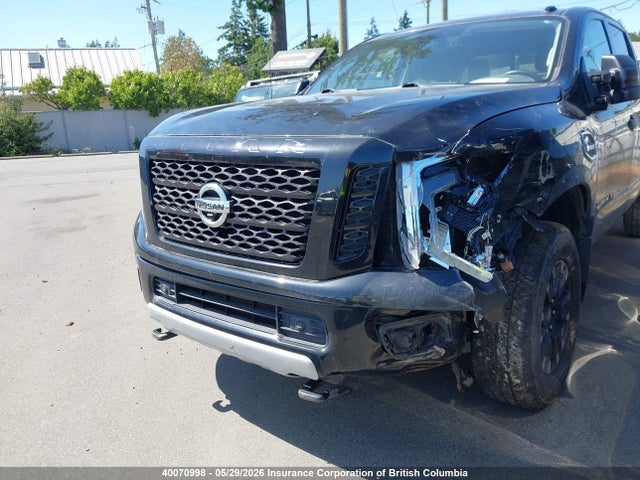 40070998 :رقم المزاد ، 1N6BA1F49JN529034 vin ، 2018 Nissan Titan مزاد بيع