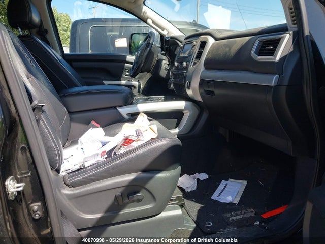 40070998 :رقم المزاد ، 1N6BA1F49JN529034 vin ، 2018 Nissan Titan مزاد بيع