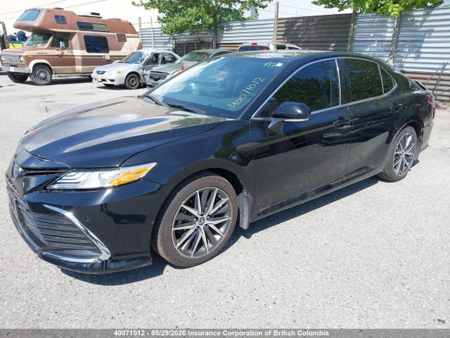 40071012 :رقم المزاد ، 4T1B21HK4NU017877 vin ، 2022 Toyota Camry مزاد بيع