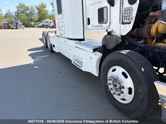 Продаж на аукціоні авто 2005 Kenworth Construction T600, vin: 1XKADB9X75J976206, номер лоту: 40071018