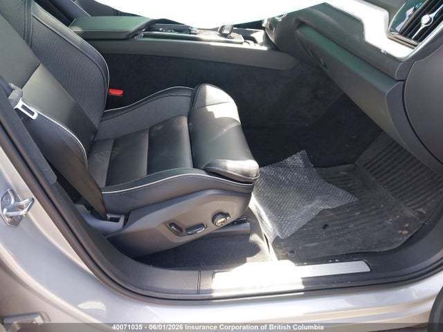 Продаж на аукціоні авто 2022 Volvo Xc60, vin: LYV062RM5NB075982, номер лоту: 40071035