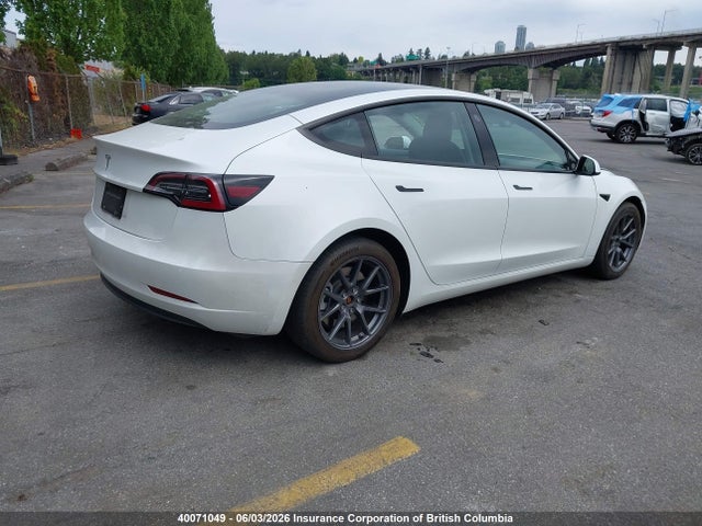 2022 Tesla Model 3 მანქანა იყიდება აუქციონზე, vin: 5YJ3E1EA4NF165550, აუქციონის ნომერი: 40071049