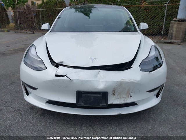 2022 Tesla Model 3 მანქანა იყიდება აუქციონზე, vin: 5YJ3E1EA4NF165550, აუქციონის ნომერი: 40071049