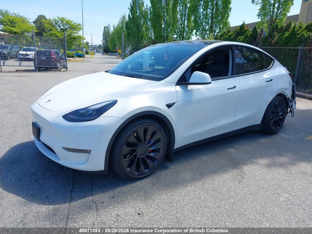 40071053 :رقم المزاد ، 7SAYGDEF5NF410632 vin ، 2022 Tesla Model Y Performance مزاد بيع