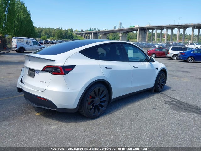40071053 :رقم المزاد ، 7SAYGDEF5NF410632 vin ، 2022 Tesla Model Y Performance مزاد بيع