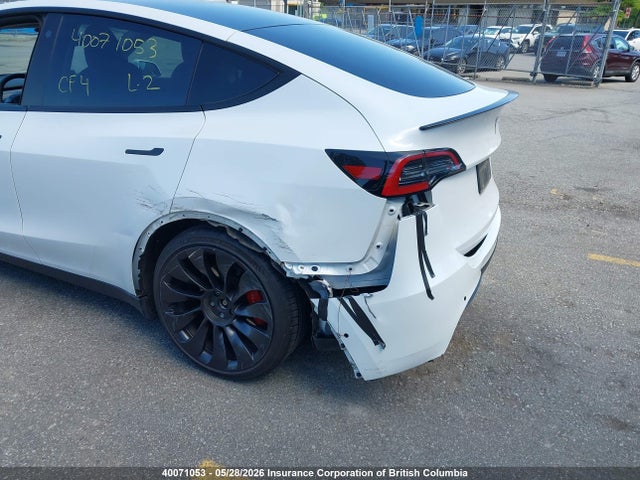 40071053 :رقم المزاد ، 7SAYGDEF5NF410632 vin ، 2022 Tesla Model Y Performance مزاد بيع